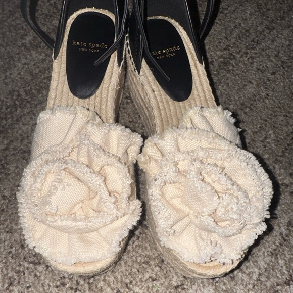 KATE SPADE Flourish Espadrille Wedge Sandals Size 7 FLORAL CREAM PLATFORM WEDGES - Picture 3 of 9